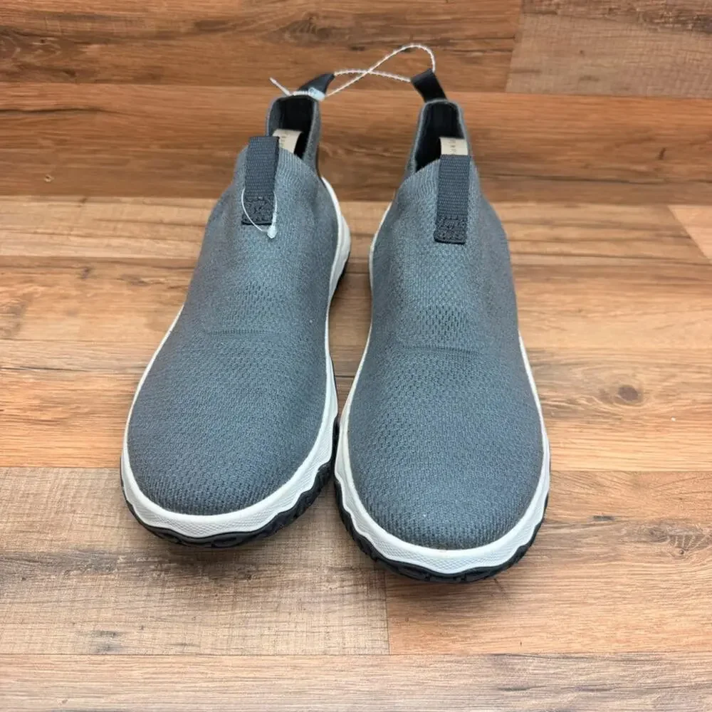 LL Bean women size 11 Slip-On Knit Casual Sneaker - Gray